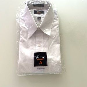 Men’s vintage white Arrow Brigade white long sleeve dress shirt never worn